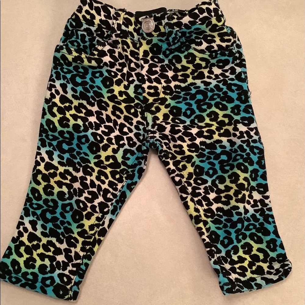 🤑Enyce New York animal print jeans. Size 6-9M.